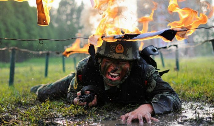 Chinese Soldiers Must Go Through Intense Training To Join The Military (30 pics)