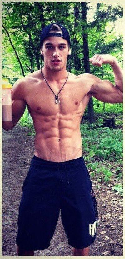 Girls Absolutely Love Guys With Six Packs 40 Pics