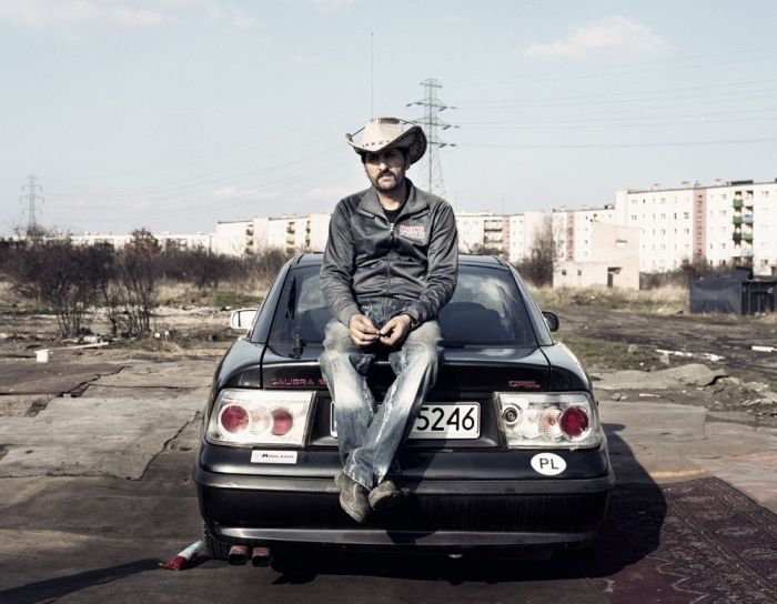 A Day In The Life Of Romanian Gypsies Living On The Polish border (17 pics)