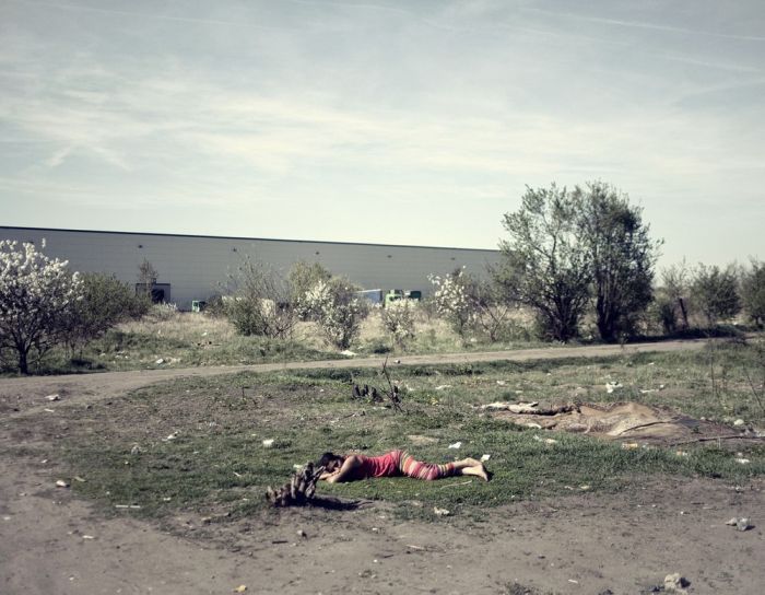 A Day In The Life Of Romanian Gypsies Living On The Polish border (17 pics)