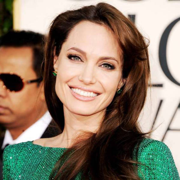 Looking Back At How Much Angelina Jolie Has Changed Through The Years (22 pics)