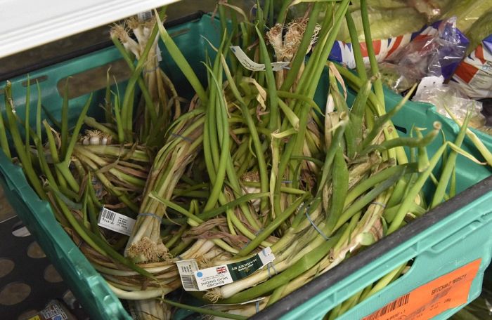 Britain's First Waste Supermarket Allows Customers To Pay What They Want (13 pics)