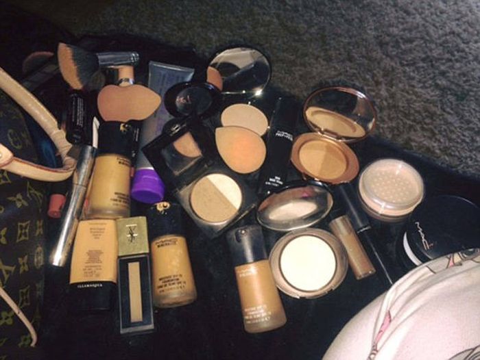 A Day In The Life Of A Compulsive Shopper (30 pics)