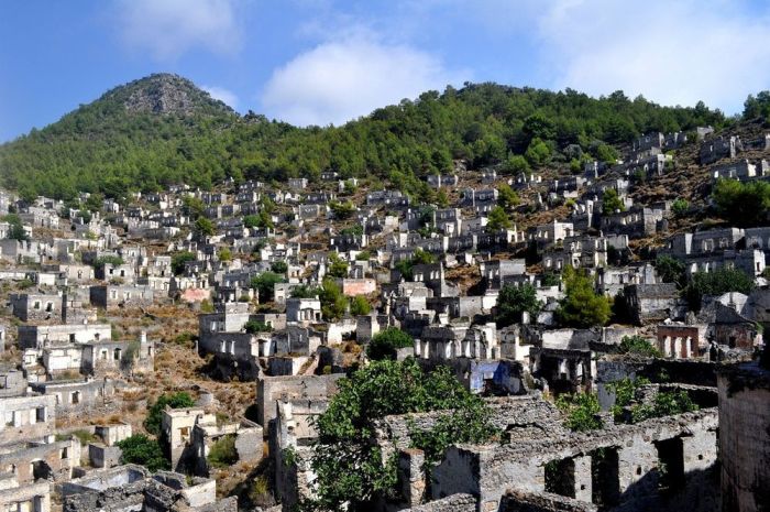 A Look At Kayakoy, The Greek Ghost Town In Turkey (10 pics)