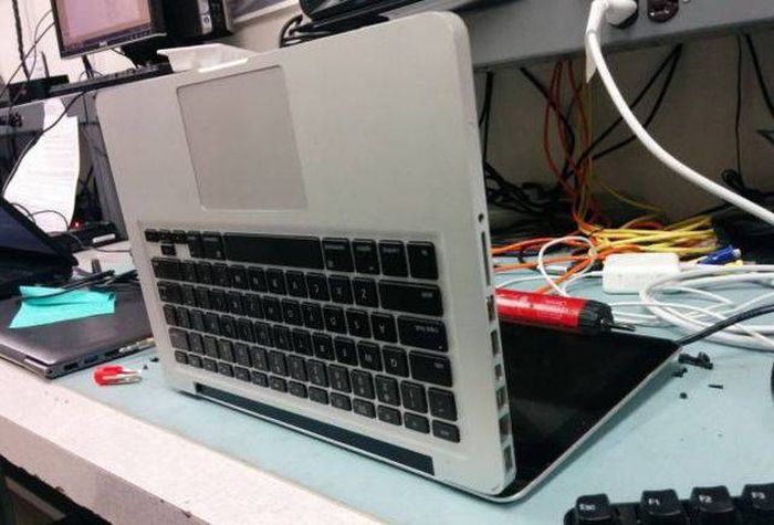 People Who Somehow Managed To Completely Wreck Their Electronics (46 pics)