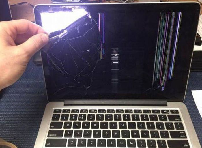 People Who Somehow Managed To Completely Wreck Their Electronics (46 pics)