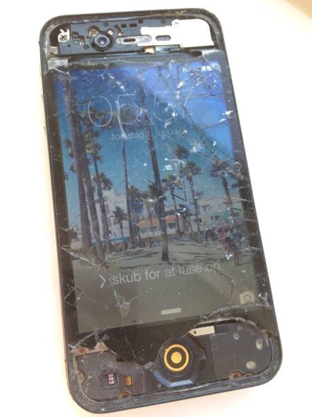 People Who Somehow Managed To Completely Wreck Their Electronics (46 pics)