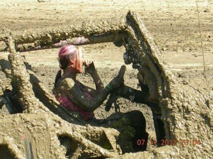 These Hot Babes Covered In Dirt Will Keep You Amused For A While (64 pics)