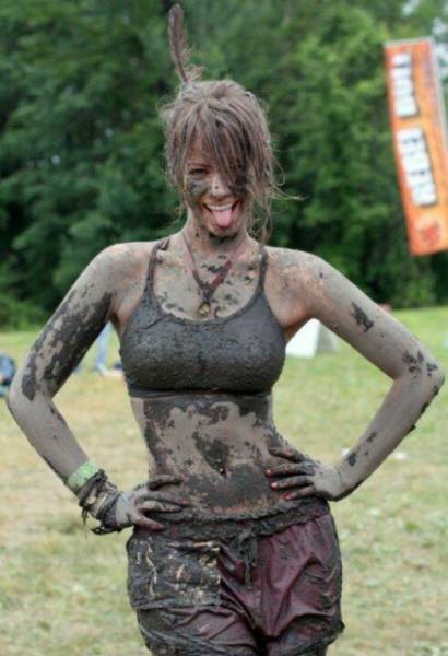These Hot Babes Covered In Dirt Will Keep You Amused For A While (64 pics)