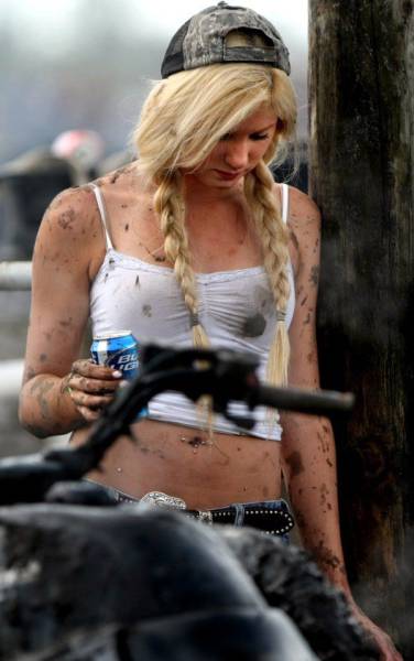 These Hot Babes Covered In Dirt Will Keep You Amused For A While (64 pics)