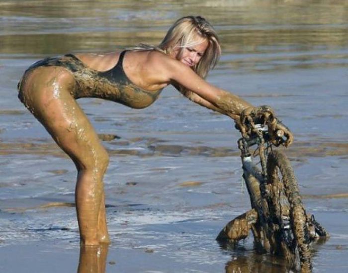 These Hot Babes Covered In Dirt Will Keep You Amused For A While (64 pics)