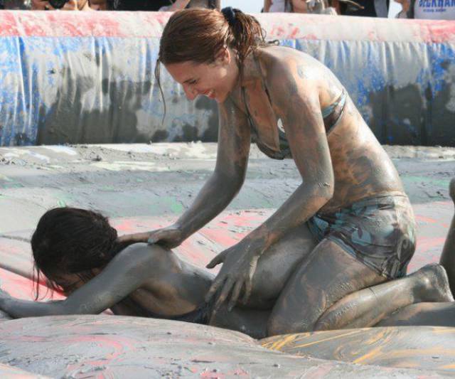 These Hot Babes Covered In Dirt Will Keep You Amused For A While (64 pics)