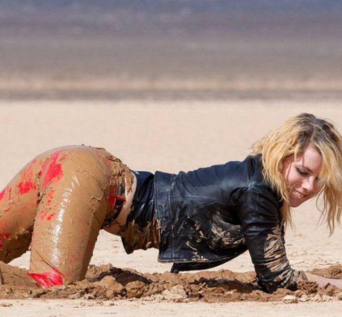 These Hot Babes Covered In Dirt Will Keep You Amused For A While (64 pics)