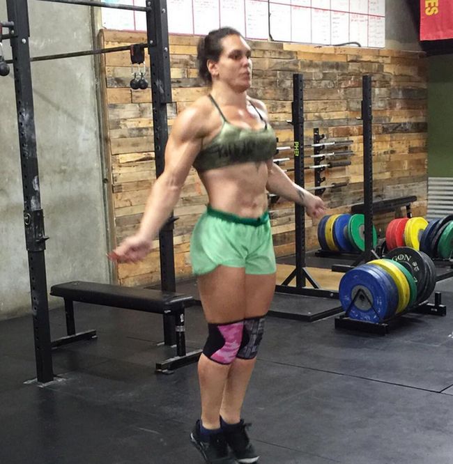 Gabi Garcia Is A MMA Fighter Who Regularly Spars With Men (15 pics)