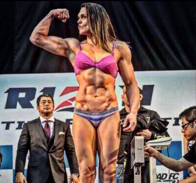 Gabi Garcia Is A MMA Fighter Who Regularly Spars With Men (15 pics)