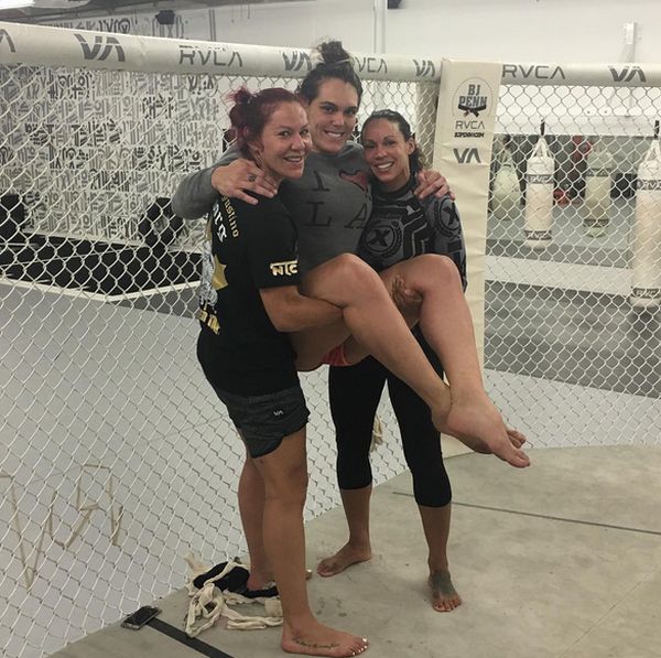 Gabi Garcia Is A MMA Fighter Who Regularly Spars With Men (15 pics)