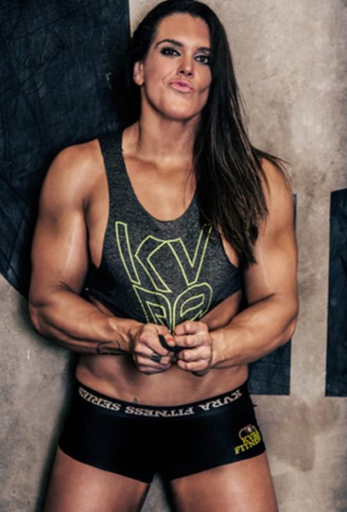 Gabi Garcia Is A MMA Fighter Who Regularly Spars With Men (15 pics)