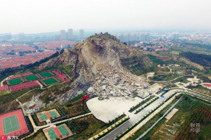 Giant Rockslide Destroys Park Just Days Before Opening (4 pics)