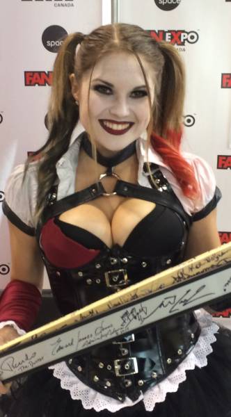 Gorgeous Cosplayers Love To Hold The Nerd Cane (39 pics)