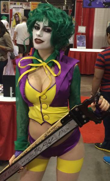 Gorgeous Cosplayers Love To Hold The Nerd Cane (39 pics)