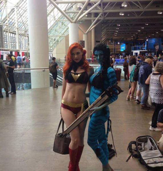 Gorgeous Cosplayers Love To Hold The Nerd Cane (39 pics)