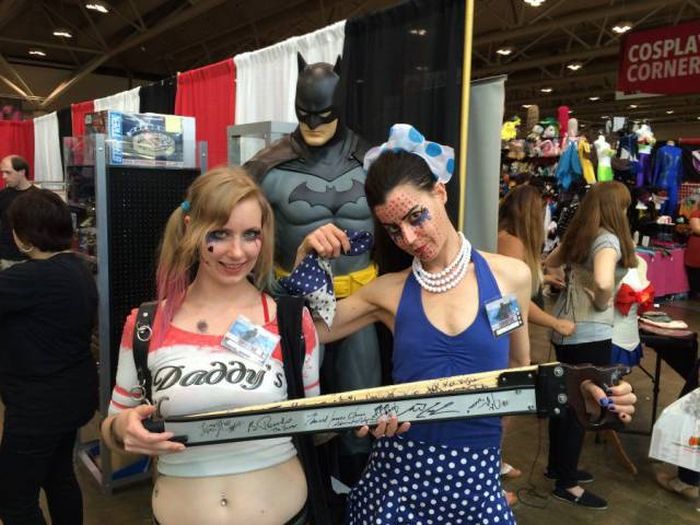 Gorgeous Cosplayers Love To Hold The Nerd Cane (39 pics)