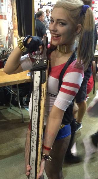 Gorgeous Cosplayers Love To Hold The Nerd Cane (39 pics)