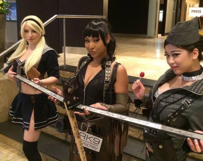 Gorgeous Cosplayers Love To Hold The Nerd Cane (39 pics)