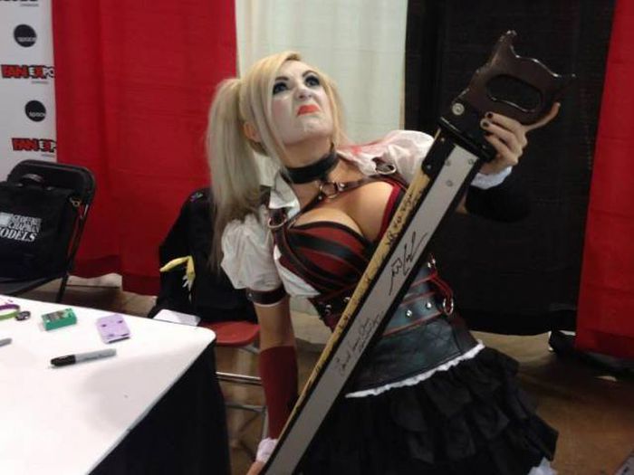 Gorgeous Cosplayers Love To Hold The Nerd Cane (39 pics)