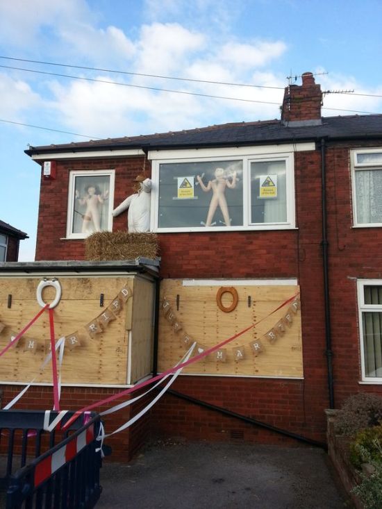 Couple Returns Home From Honeymoon To Find Their House Trashed (4 pics)