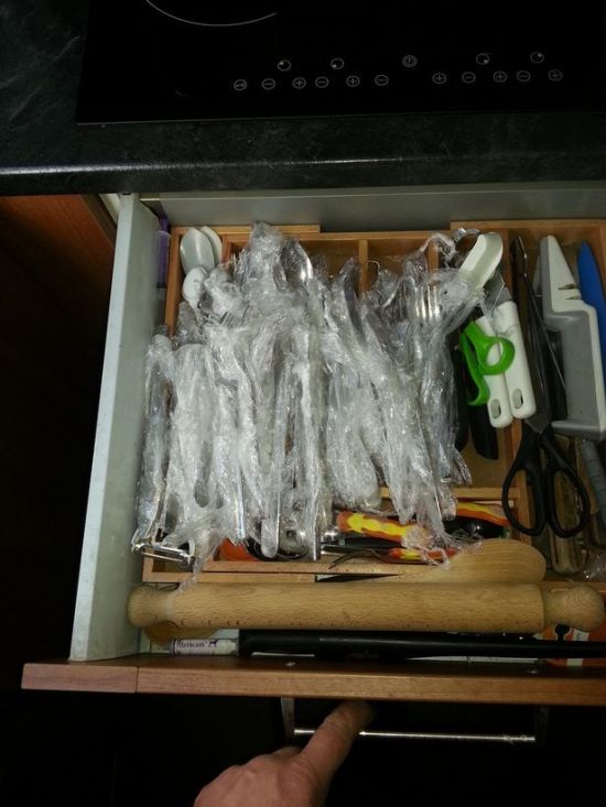 Couple Returns Home From Honeymoon To Find Their House Trashed (4 pics)