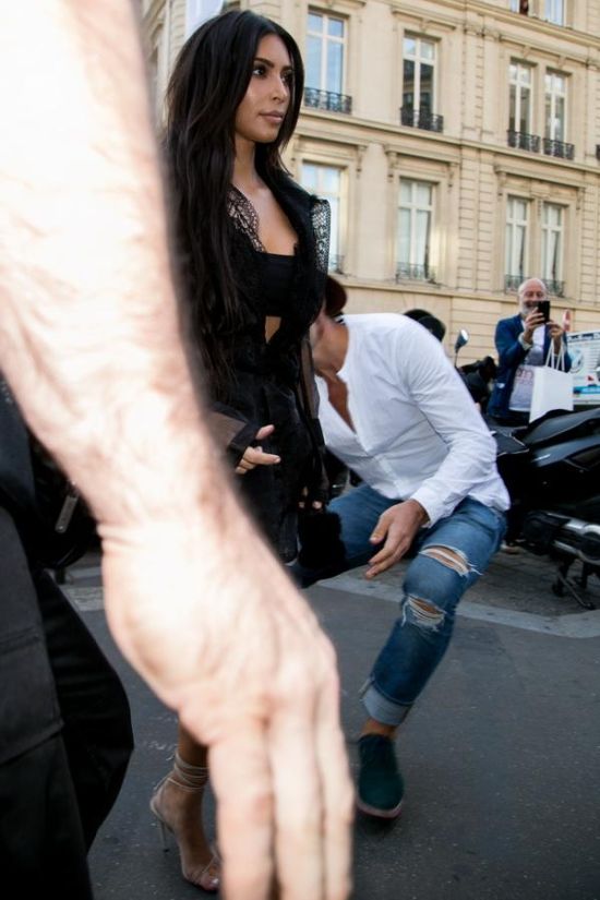 Ukranian Guy Gets Busted For Trying To Kiss Kim Kardashian’s Ass (6 pics)