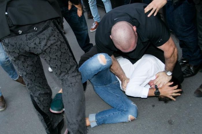 Ukranian Guy Gets Busted For Trying To Kiss Kim Kardashian’s Ass (6 pics)