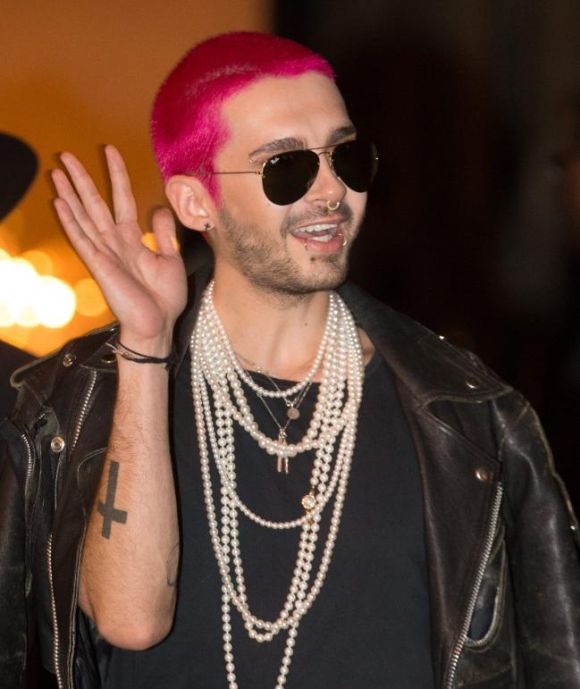 Bill Kaulitz Shows Off His Colorful New Hairstyle (3 pics)