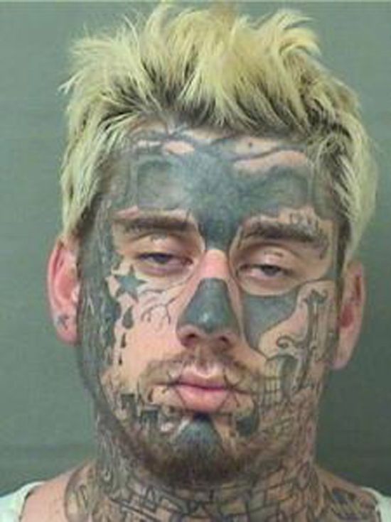 Serial Offender Progressively Covers His Face With Tattoos Over 7 Years (5 pics)
