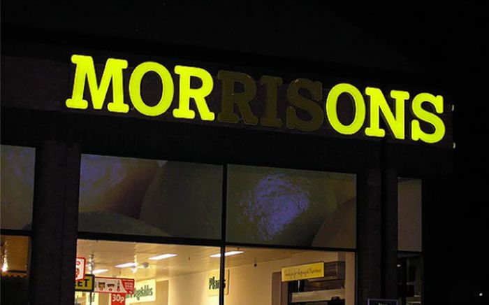 The Most Awkward Neon Sign Fails Ever (29 pics)