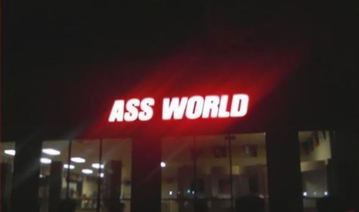 The Most Awkward Neon Sign Fails Ever (29 pics)