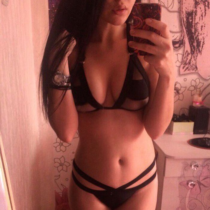 Gorgeous Babes Show Off Their Online Purchases With Sexy Selfies (40 pics)