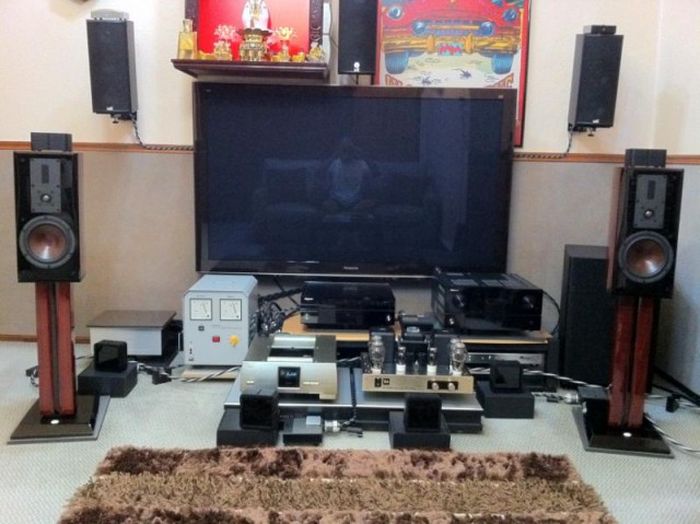 Audiophiles And Their Crazy Collections (18 pics)