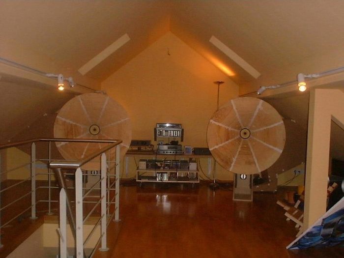 Audiophiles And Their Crazy Collections (18 pics)