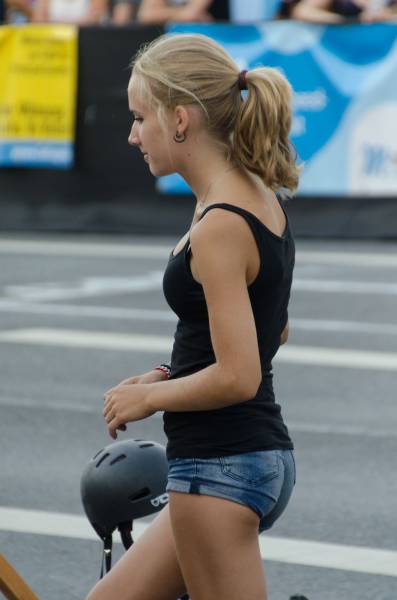 Beautiful And Sexy Babes Spotted In The Street (42 pics)