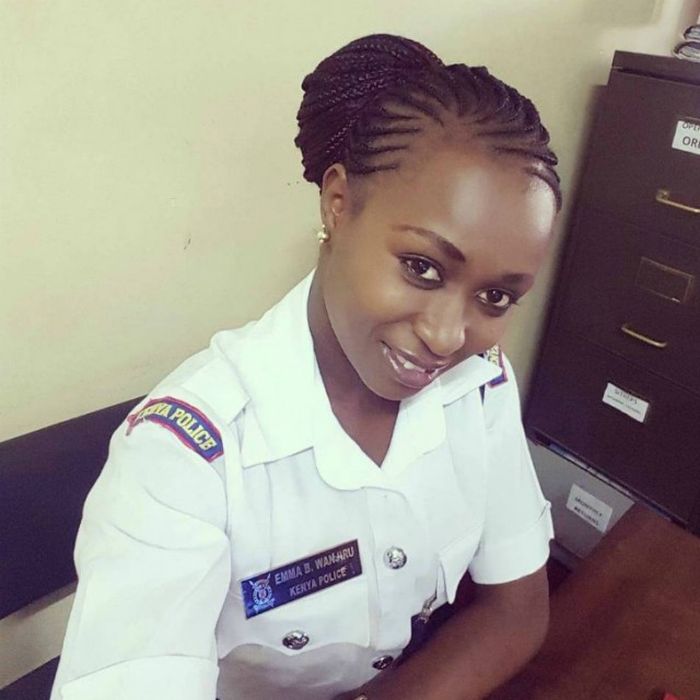 Beautiful Police Officers From All Around The World (25 pics)