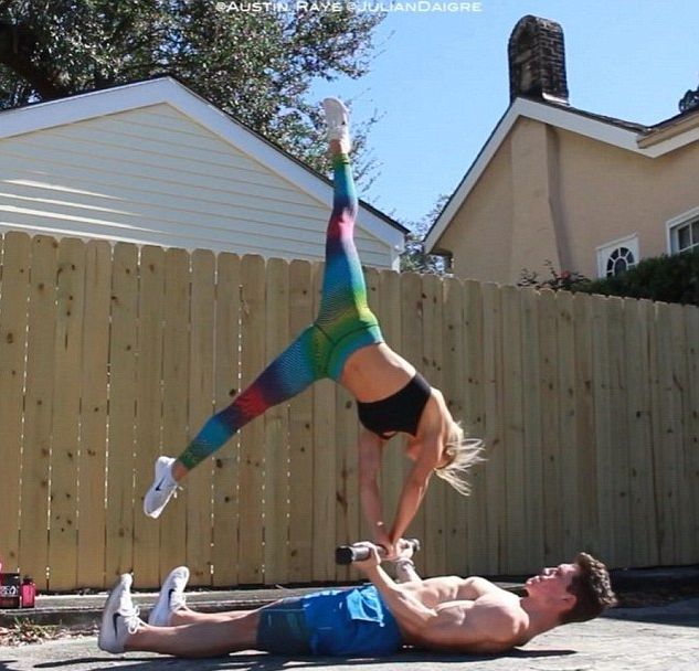 This Ripped Guy And His Acrobatic Girlfriend Are Insanely Athletic (15 pics)