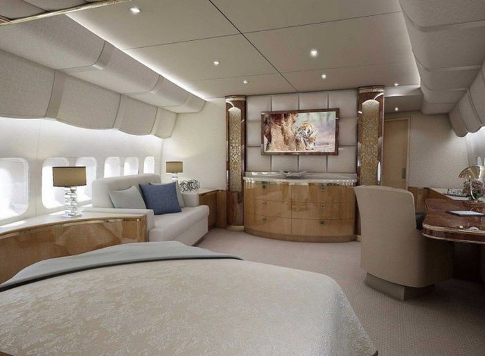 A Look Inside The Luxurious Boeing 747-8 VIP (11 pics)