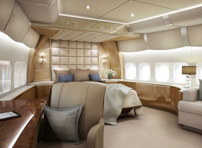 A Look Inside The Luxurious Boeing 747-8 VIP (11 pics)
