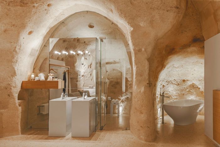 Inside This Italian Cave There Is An Incredible Hotel (16 pics)