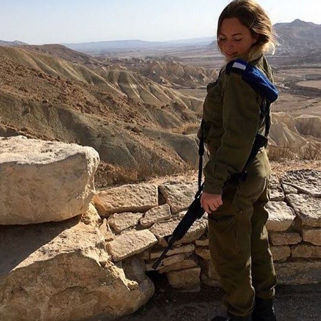 Meet The Gorgeous Women Of The Israel Defense Forces (47 pics)