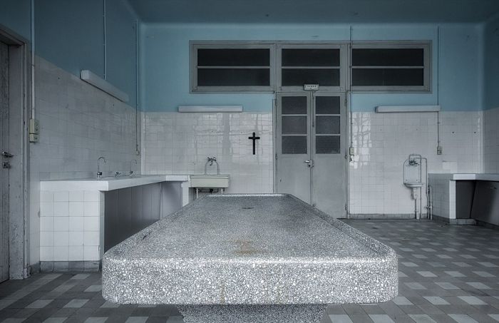 Spooky Images Of Europe's Abandoned Hospitals That Will Creep You Out (23 pics)