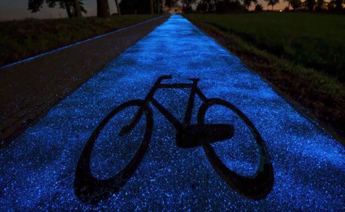 Glow In The Dark Bicycle Path Unveiled In Poland (4 pics)