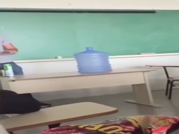 Teacher Wins Over Class With Dangerous Science Experiment